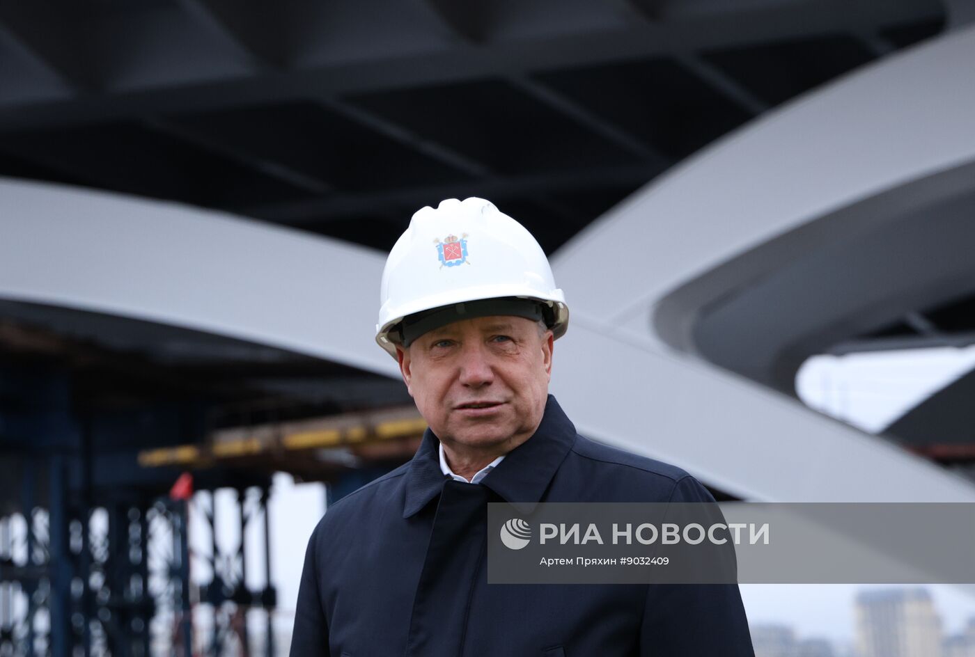 Строительная площадка Большого Смоленского моста в Санкт-Петербурге