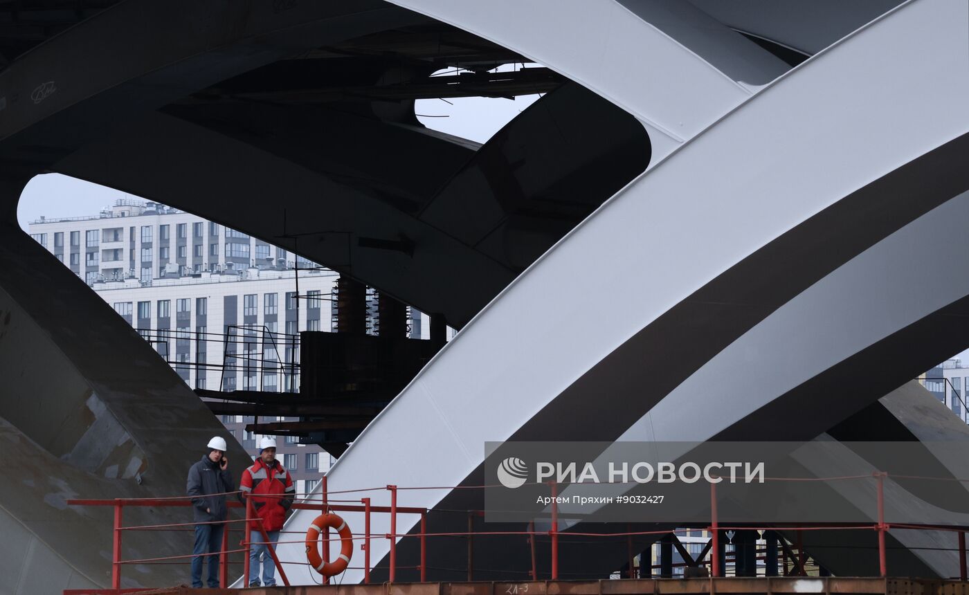 Строительная площадка Большого Смоленского моста в Санкт-Петербурге