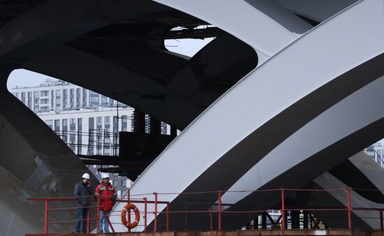 Строительная площадка Большого Смоленского моста в Санкт-Петербурге