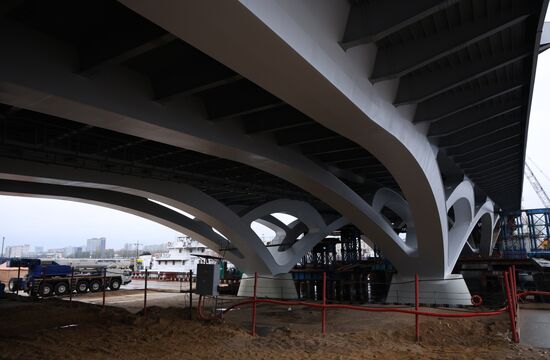 Строительная площадка Большого Смоленского моста в Санкт-Петербурге