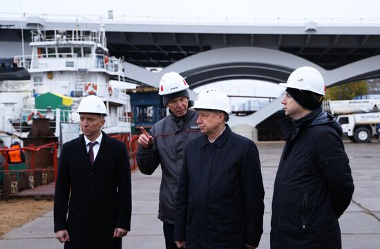 Строительная площадка Большого Смоленского моста в Санкт-Петербурге