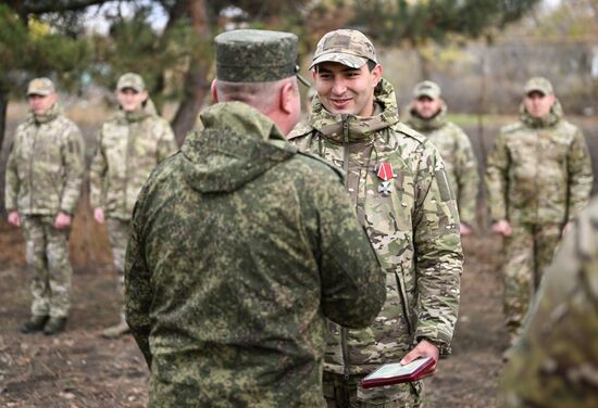 Награждение бойцов спецназа группировки "Центр"