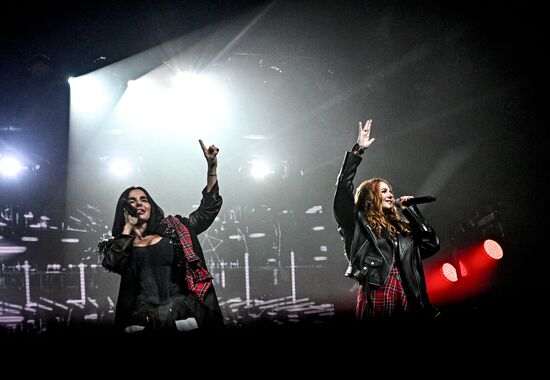 Концерт группы t.A.T.u. в Москве