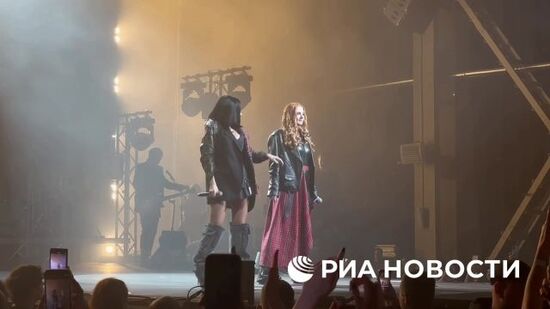 Конецерт группы t.A.T.u. на площадке Tau в Москве