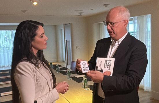 Спецпредставитель президента РФ К. Дмитриев встретился с конгрессвумен США А. П. Луной