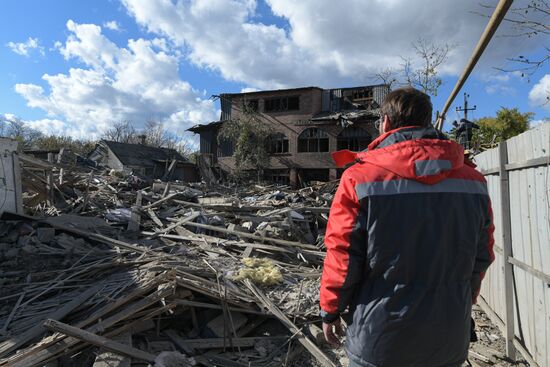 Последствия обстрела Ясиноватой со стороны ВСУ