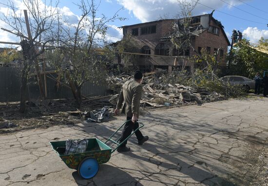 Последствия обстрела Ясиноватой со стороны ВСУ