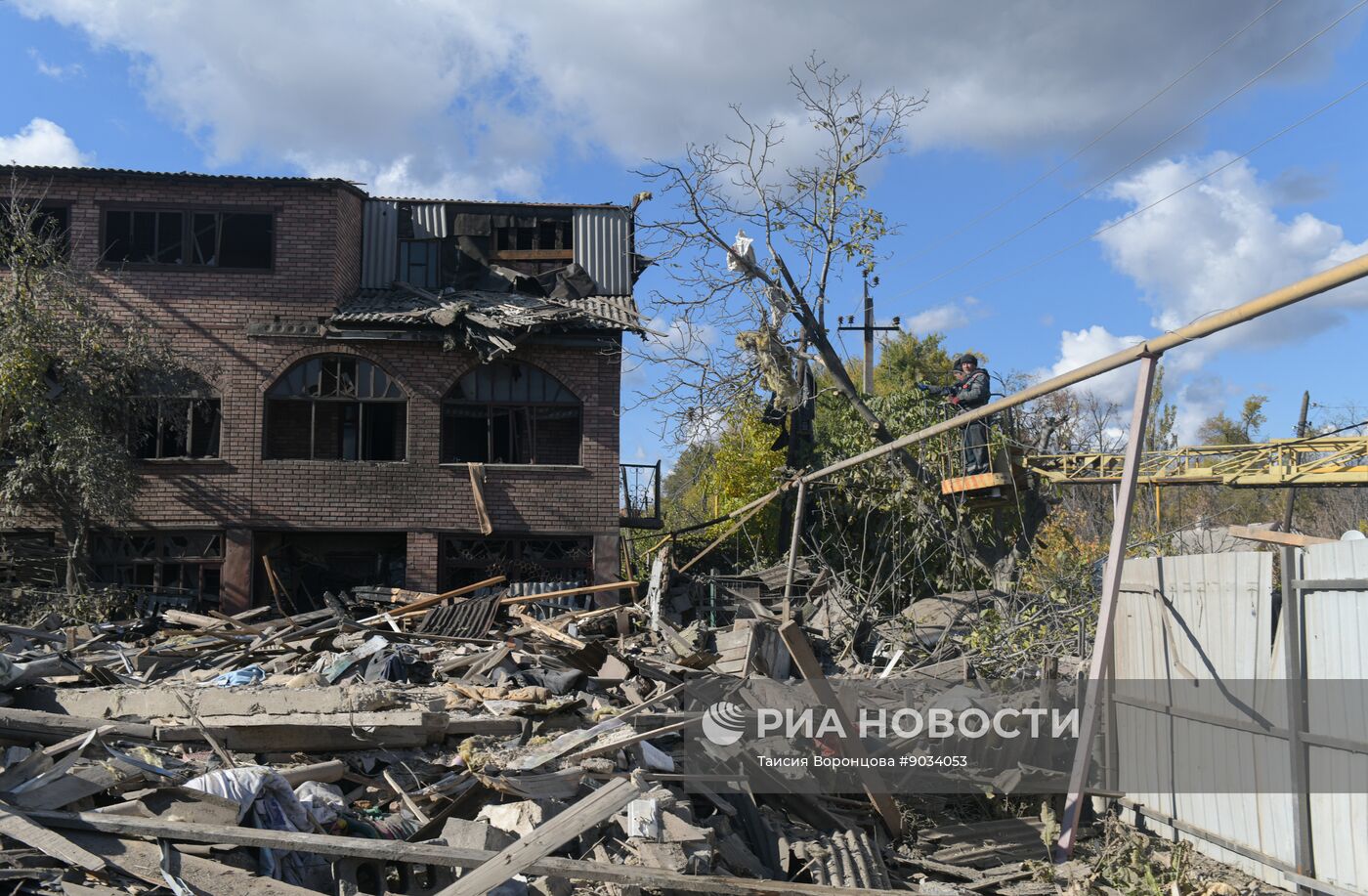 Последствия обстрела Ясиноватой со стороны ВСУ