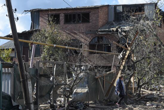 Последствия обстрела Ясиноватой со стороны ВСУ