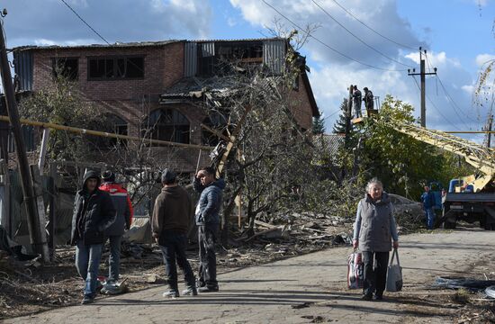 Последствия обстрела Ясиноватой со стороны ВСУ