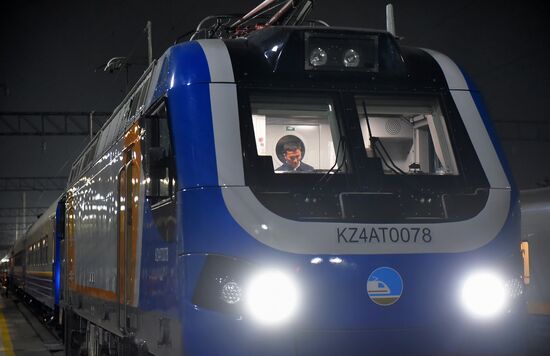 Возобновление ЖД сообщения между Алма-Атой и Москвой