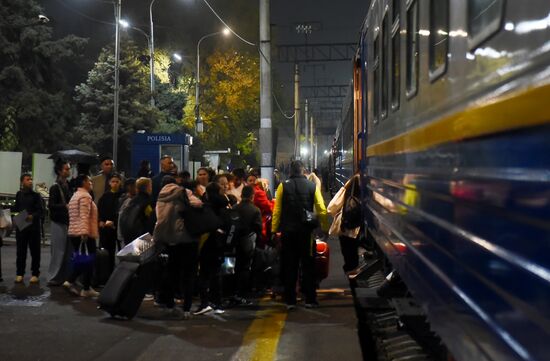 Возобновление ж/д сообщения между Алма-Атой и Москвой