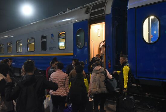 Возобновление ж/д сообщения между Алма-Атой и Москвой