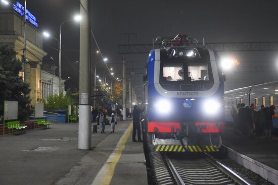 Возобновление ж/д сообщения между Алма-Атой и Москвой