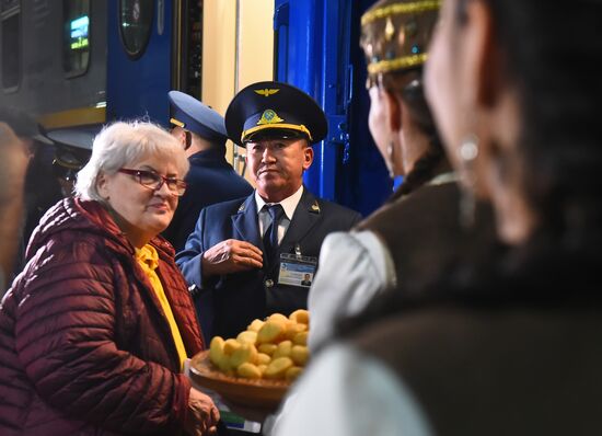 Возобновление ж/д сообщения между Алма-Атой и Москвой