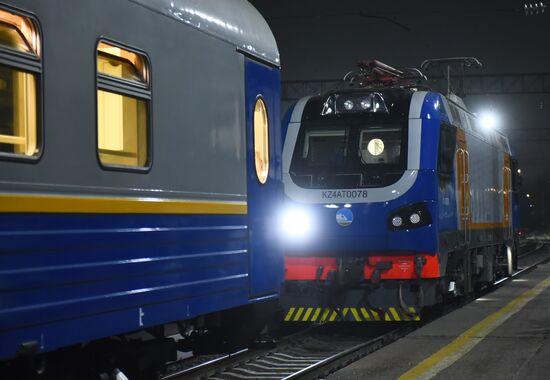 Возобновление ж/д сообщения между Алма-Атой и Москвой