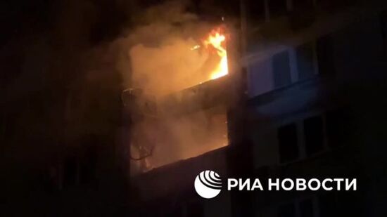Четыре квартиры загорелись после попадания украинского БПЛА в дом в Донецке