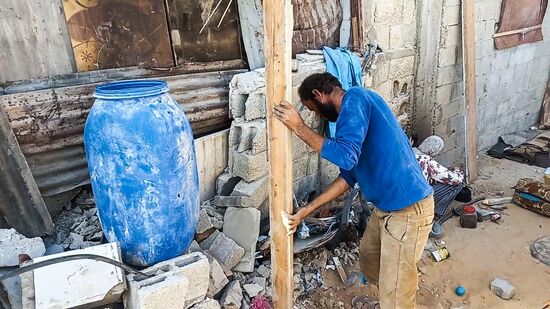 Жители сектора Газа пытаются вернуться к мирной жизни