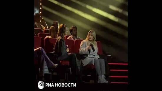 Солистка "Города 312" Ая впервые после обширного инсульта появилась на сцене