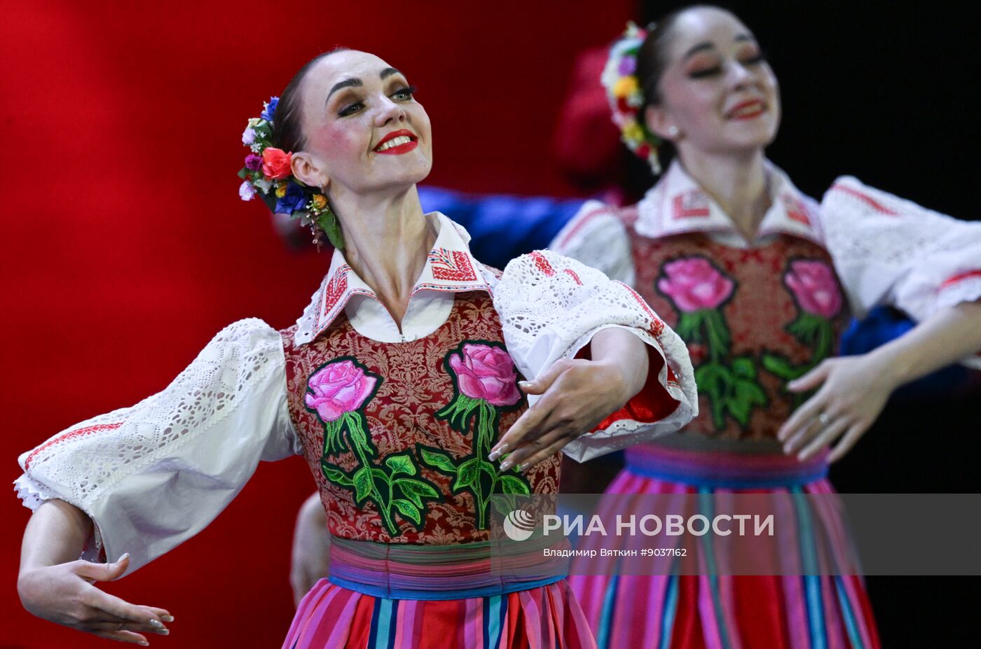 Юбилейный концерт Государственного театра танца "Казаки России" 