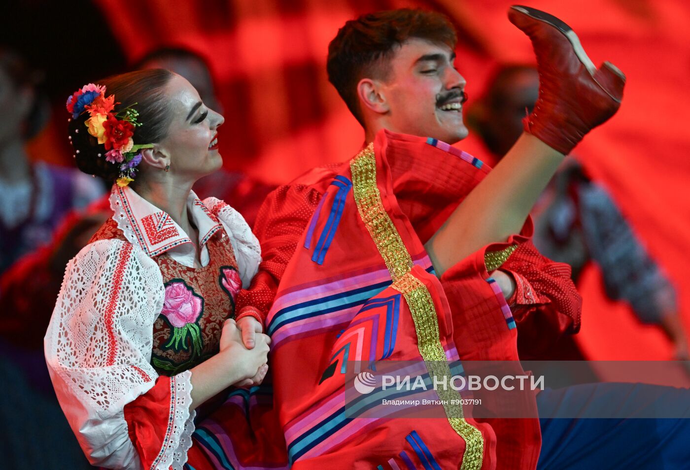 Юбилейный концерт Государственного театра танца "Казаки России" 