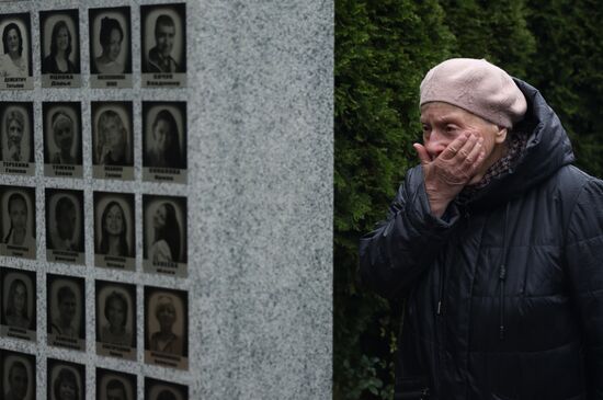 Панихида по погибшим в теракте на рейсе "Шарм-эш-Шейх - Санкт-Петербург"