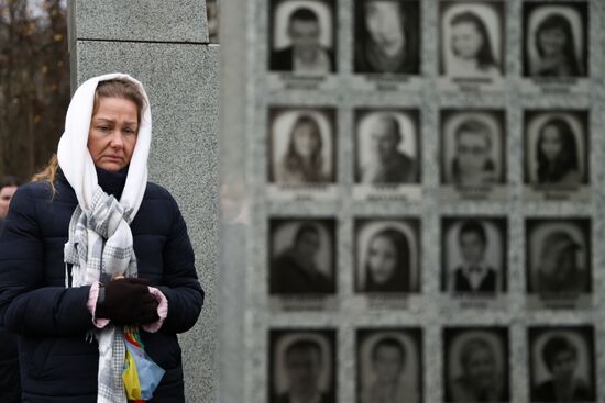 Панихида по погибшим в теракте на рейсе "Шарм-эш-Шейх - Санкт-Петербург"