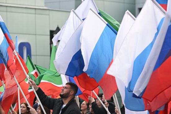 Патриотический флешмоб в Казани ко Дню народного единства