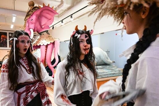 Костюмированный показ "Велесова ночь"