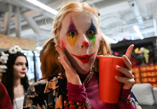 Костюмированный показ "Велесова ночь"