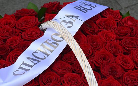 Прощание с актером Романом Поповым