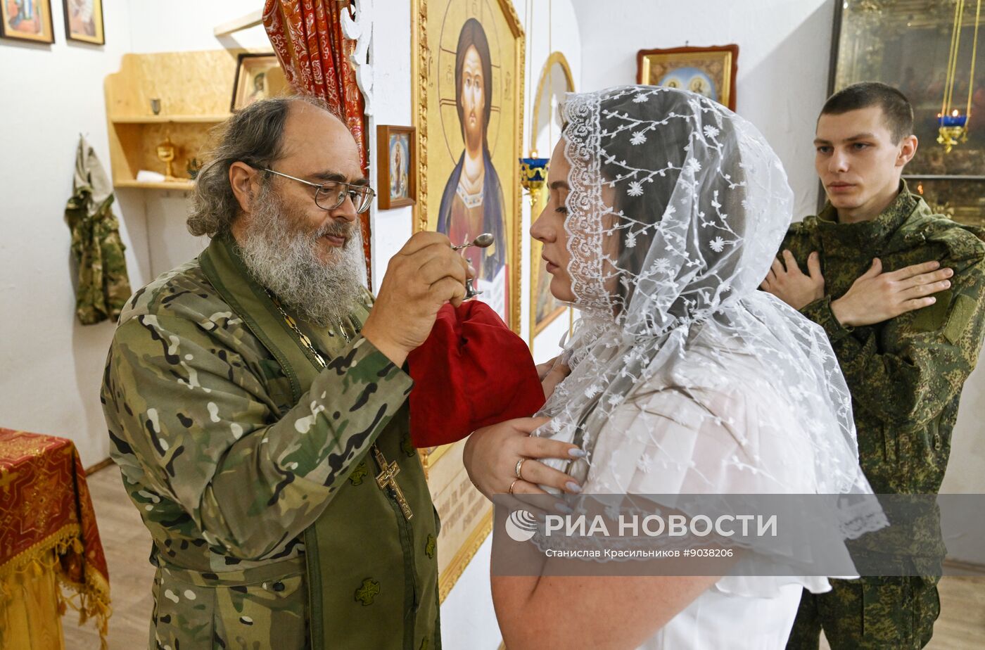 Венчание военнослужащего группировки "Центр" в зоне СВО