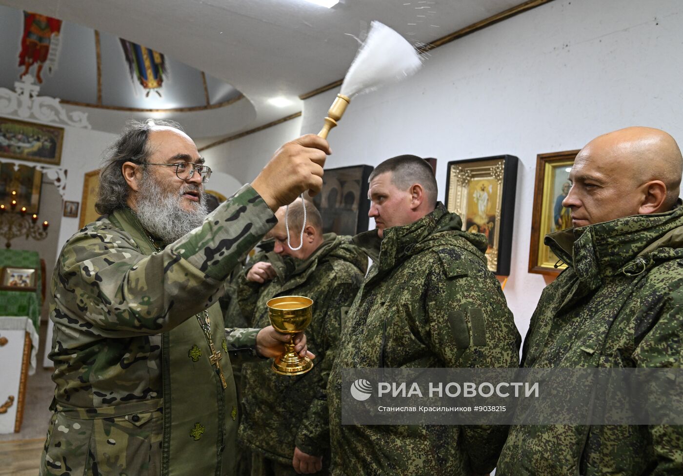 Богослужение в пункте временной дислокации группировки "Центр" в зоне СВО