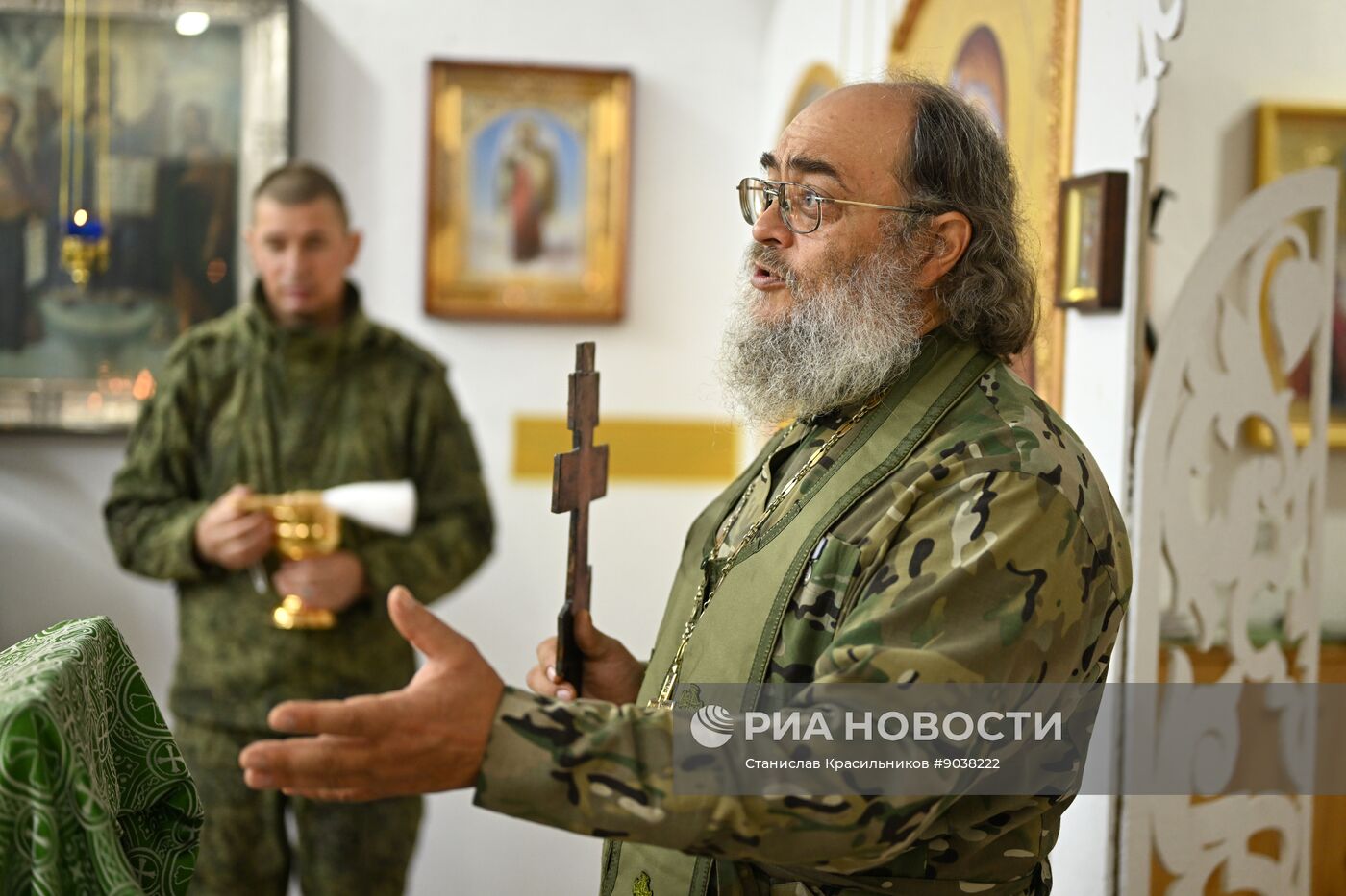 Богослужение в пункте временной дислокации группировки "Центр" в зоне СВО