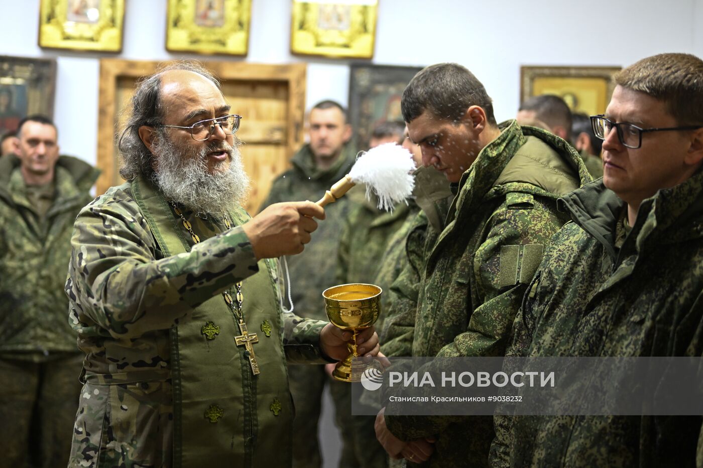 Богослужение в пункте временной дислокации группировки "Центр" в зоне СВО
