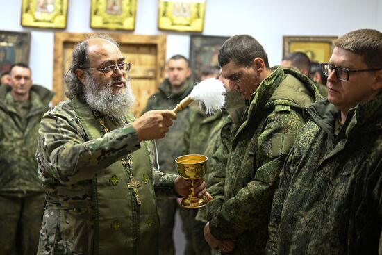 Богослужение в пункте временной дислокации группировки "Центр" в зоне СВО
