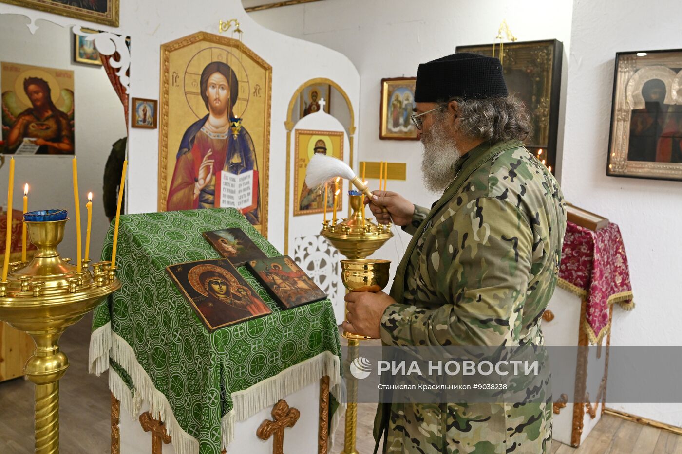 Богослужение в пункте временной дислокации группировки "Центр" в зоне СВО