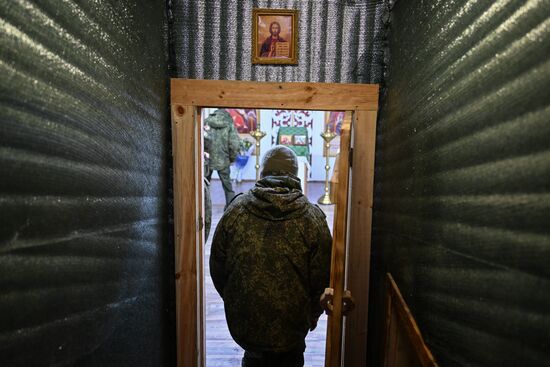 Богослужение в пункте временной дислокации группировки "Центр" в зоне СВО