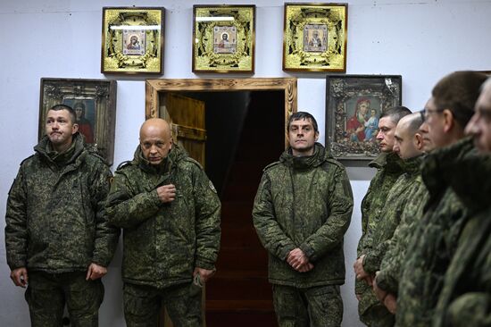 Богослужение в пункте временной дислокации группировки "Центр" в зоне СВО