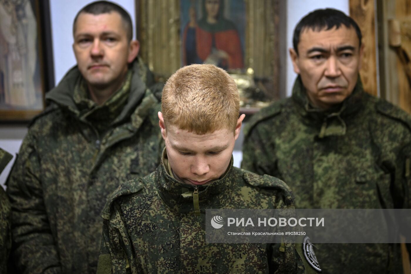 Богослужение в пункте временной дислокации группировки "Центр" в зоне СВО