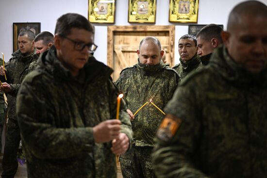 Богослужение в пункте временной дислокации группировки "Центр" в зоне СВО