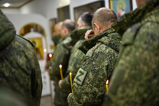 Богослужение в пункте временной дислокации группировки "Центр" в зоне СВО