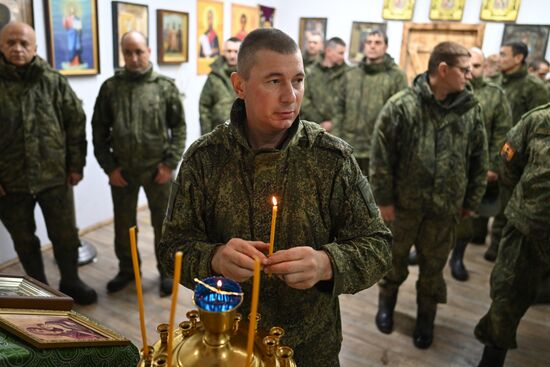 Богослужение в пункте временной дислокации группировки "Центр" в зоне СВО