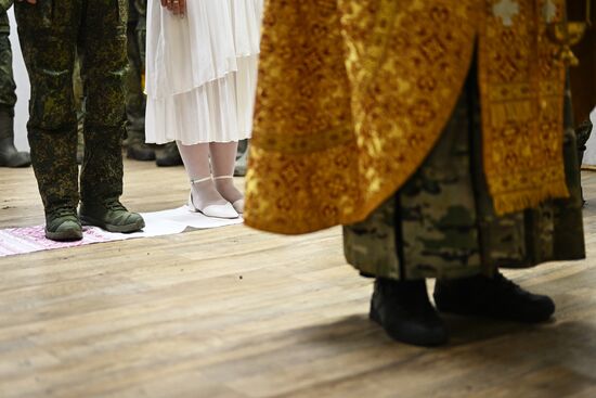 Венчание военнослужащего группировки "Центр" в зоне СВО