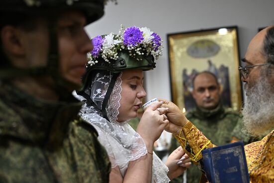 Венчание военнослужащего группировки "Центр" в зоне СВО