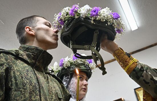 Венчание военнослужащего группировки "Центр" в зоне СВО