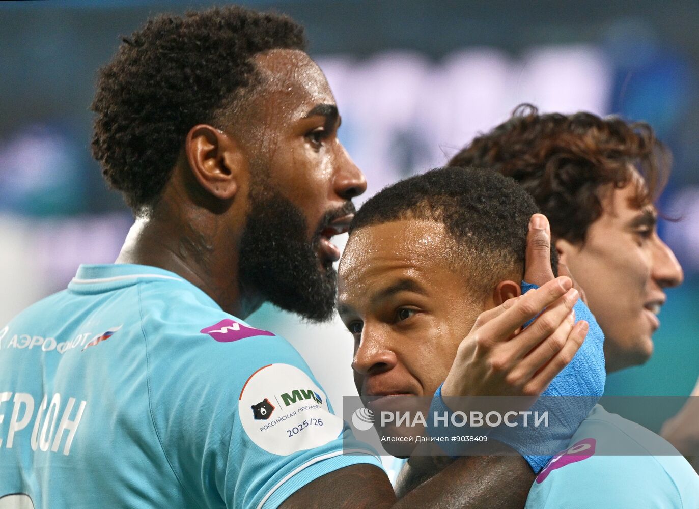 Футбол. РПЛ. "Зенит" (Санкт-Петербург) - "Локомотив" (Москва)