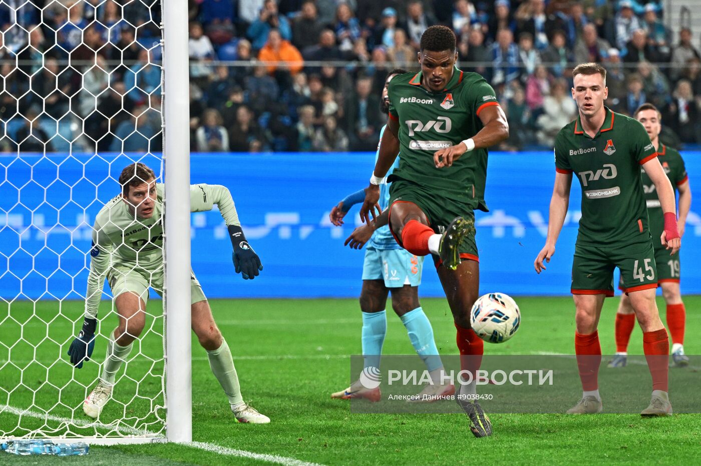 Футбол. РПЛ. "Зенит" (Санкт-Петербург) - "Локомотив" (Москва)