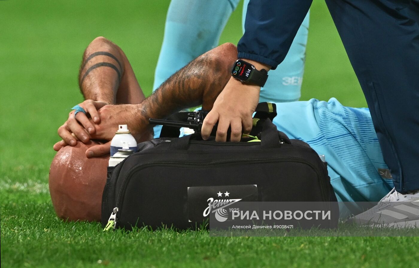 Футбол. РПЛ. "Зенит" (Санкт-Петербург) - "Локомотив" (Москва)