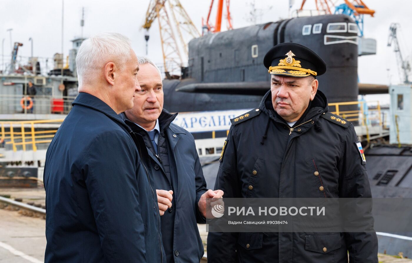 Церемония вывода из эллинга атомной подводной лодки "Хабаровск" в Северодвинске